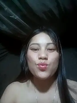 Snapshot of Momo-biki chatting on 05/02/26, 12:32 Momo-biki online show from 05/02/26, 12:32
