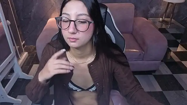 Sophie jones b online show from 03/12/26, 01:17