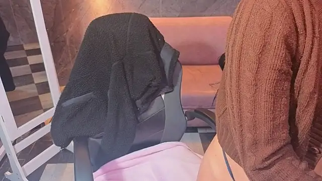 Sophie jones b online show from 04/14/26, 12:33