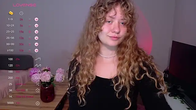 Snapshot of Milounee chatting on 06/13/26, 08:12 Milounee online show from 06/13/26, 08:12