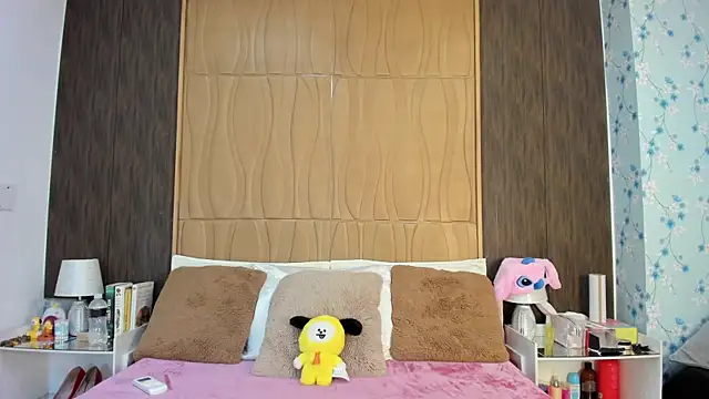 AlisHoward online show from 04/07/26, 07:25