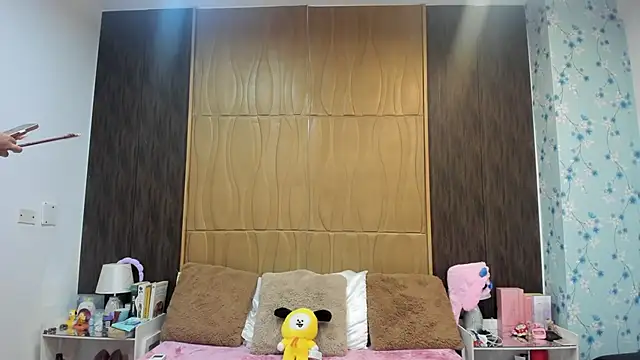 AlisHoward online show from 04/21/26, 03:28