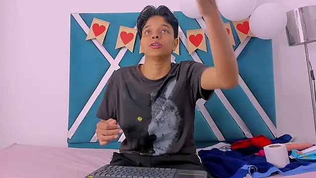 natasha and zoe online show from 02/22/26, 05:55