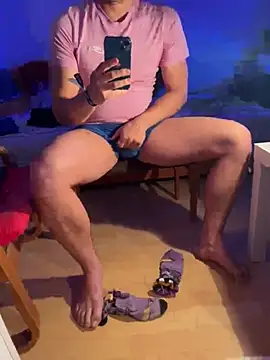 Snapshot of heytherez chatting on 04/02/26, 10:40 heytherez online show from 04/02/26, 10:40