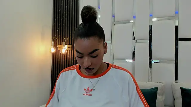  luna rossee  online show from 03/02/26, 09:43