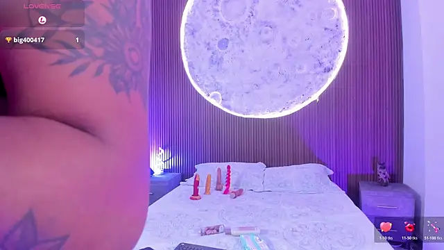 Snapshot of JazminRusso_ chatting on 02/14/26, 05:37 JazminRusso online show from 02/14/26, 05:37