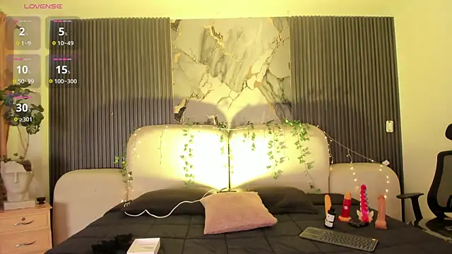 JazminRusso  online show from 05/10/26, 05:23