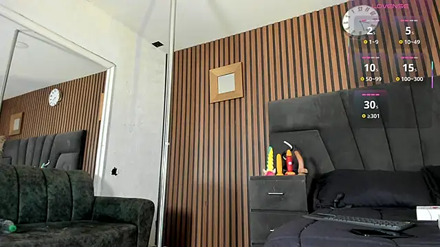 JazminRusso  online show from 06/03/26, 07:22