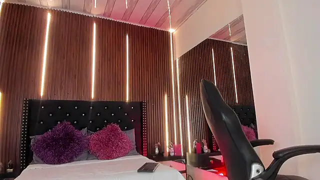 Viannca   online show from 03/14/26, 04:29