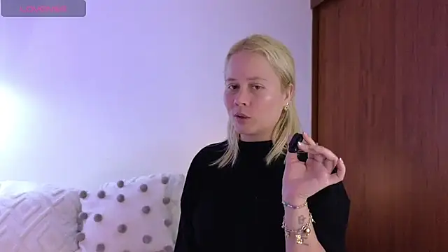 zoee  sweet online show from 04/13/26, 10:59