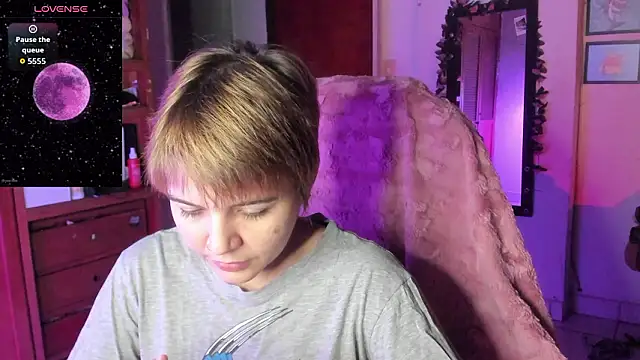 sunflowerr  online show from 03/08/26, 06:17