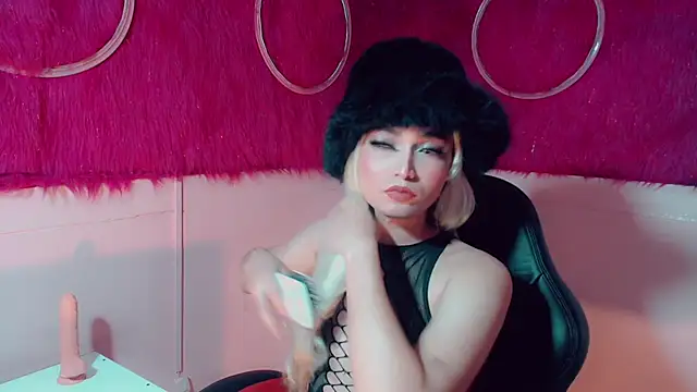 isabella vogue online show from 02/17/26, 11:40