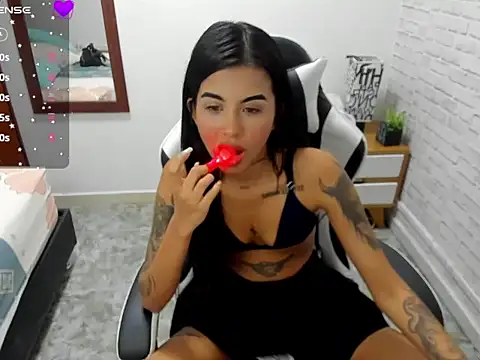 Mia Lover  online show from 02/21/26, 02:45