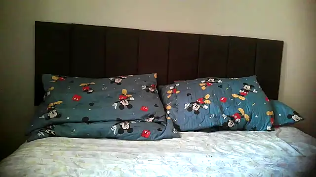 bialoba7 online show from 04/26/26, 03:42