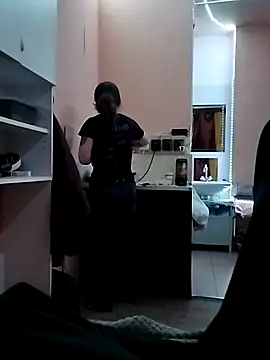 Snapshot of RoliNika22 chatting on 03/04/26, 07:42 RoliNika22 online show from 03/04/26, 07:42