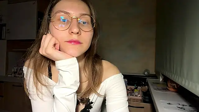 Miaaa Moon online show from 04/30/26, 08:57