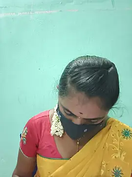 Snapshot of Tamil_Hot_Shana chatting on 05/18/26, 08:42 Tamil Hot Shana online show from 05/18/26, 08:42