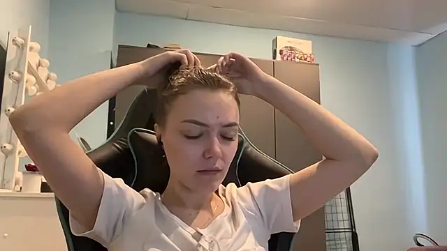 AndreeMerryman online show from 04/22/26, 03:09