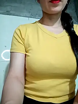 Snapshot of Vyvvyy69 chatting on 05/12/26, 12:02 Vyvvyy69 online show from 05/12/26, 12:02