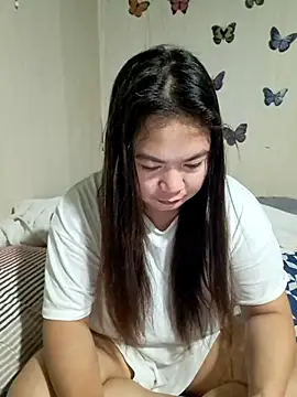 Snapshot of Zyramae_25 chatting on 07/19/26, 04:22 Zyramae 25 online show from 07/19/26, 04:22