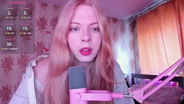 Snapshot of Cutie_Bambi chatting on 06/18/26, 12:09 Cutie Bambi online show from 06/18/26, 12:09