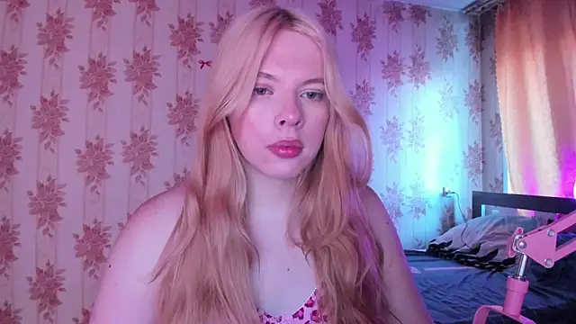 Snapshot of Cutie_Bambi chatting on 07/16/26, 12:11 Cutie Bambi online show from 07/16/26, 12:11