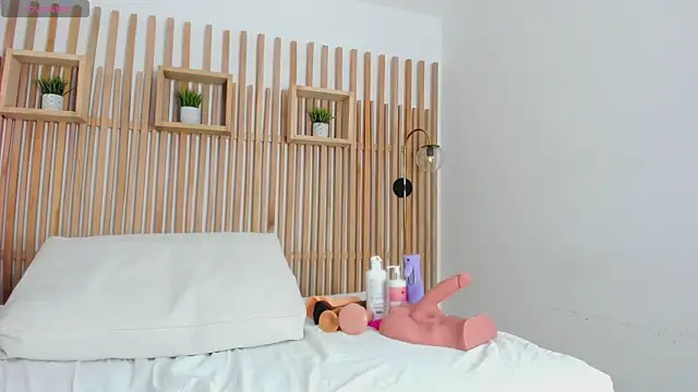 serena foxx  online show from 04/21/26, 11:27