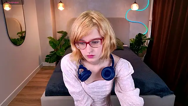 Akimo  online show from 03/08/26, 02:10