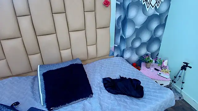 lil miia online show from 02/14/26, 07:10