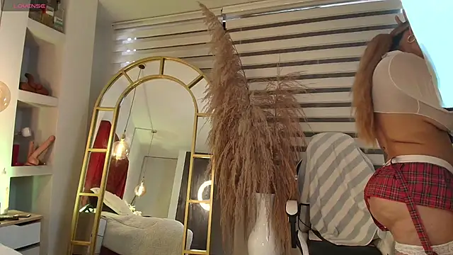 NahomiRoss online show from 04/18/26, 12:42