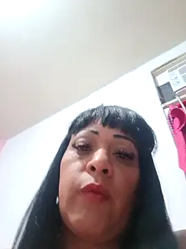 Snapshot of SabrinaColin chatting on 05/17/26, 11:12 SabrinaColin online show from 05/17/26, 11:12