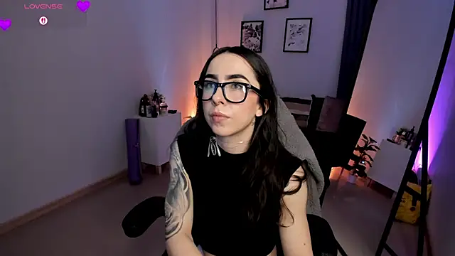 Luna tagliaferri online show from 03/28/26, 02:38