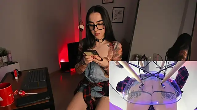 Luna tagliaferri online show from 04/14/26, 07:09