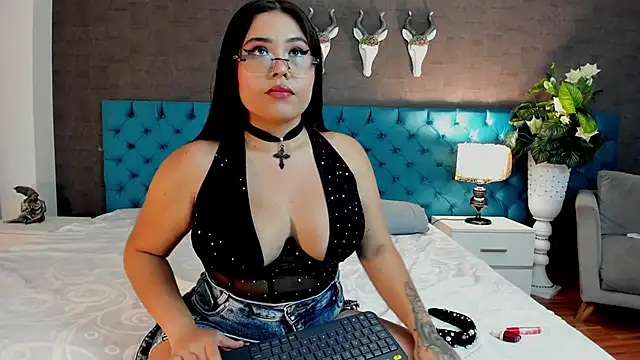 LunnaMoretti online show from 04/04/26, 03:20