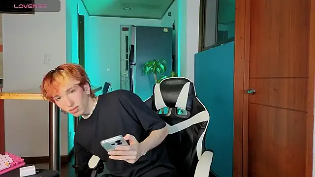 golden twink  online show from 02/11/26, 06:29