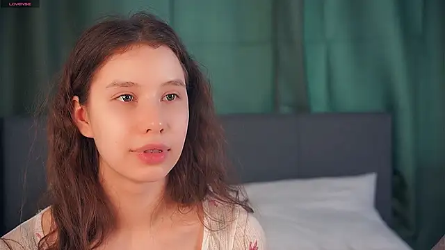 ZofiaSoshnik online show from 02/24/26, 06:44