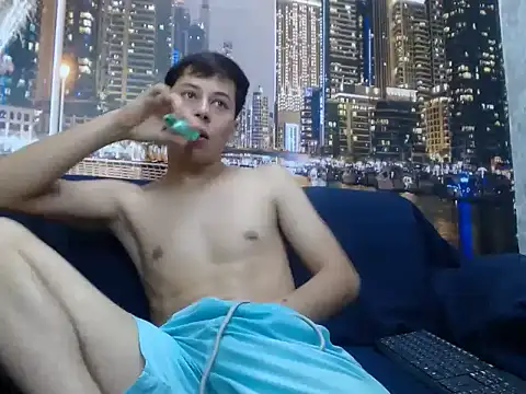 santiago xxxcol online show from 02/08/26, 11:08