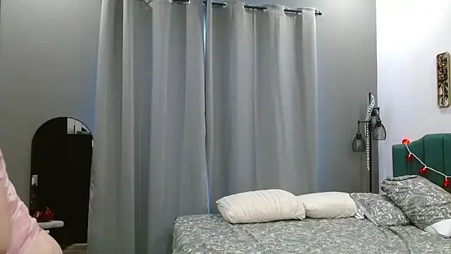 HazelSkyesChat online show from 02/13/26, 08:27