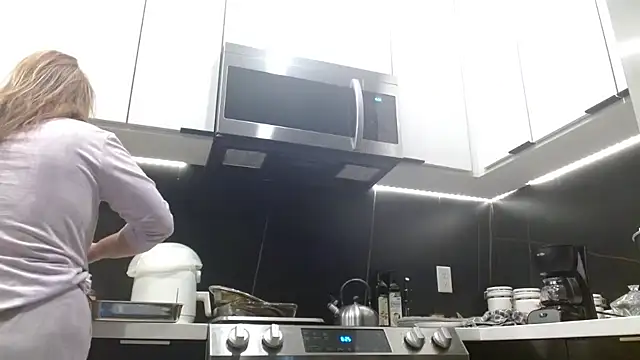 HazelSkyesChat online show from 02/25/26, 02:27