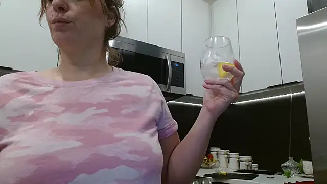 HazelSkyesChat online show from 05/19/26, 06:36