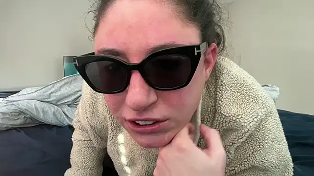 mr mrs glitter online show from 01/31/26, 08:29