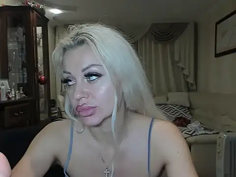 Snapshot of Roxxxy_Royce chatting on 07/18/26, 12:37 Roxxxy Royce online show from 07/18/26, 12:37