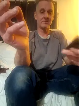 sexy hottie guy online show from 04/21/26, 02:51