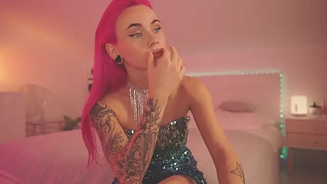 Snapshot of Sarah_Pink chatting on 12/02/24, 03:14 Sarah Pink online show from 12/02/24, 03:14