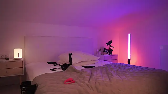 Snapshot of Sarah_Pink chatting on 03/01/25, 08:31 Sarah Pink online show from 03/01/25, 08:31