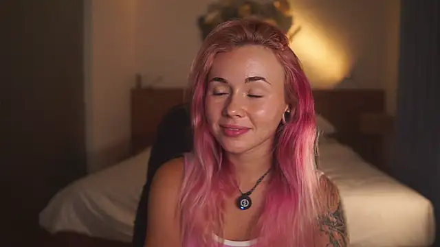 Sarah Pink online show from 04/05/26, 02:36