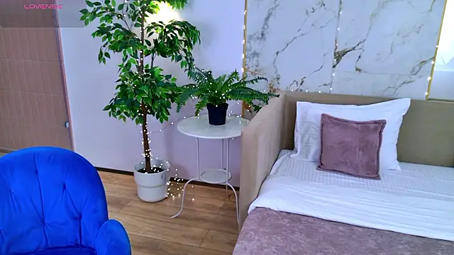 LeyaAtwood online show from 02/18/26, 05:25