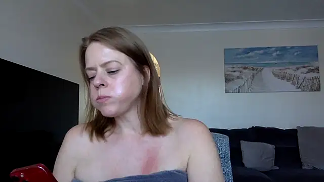 Snapshot of ElizabethArden42- chatting on 04/29/26, 03:38 ElizabethArden42- online show from 04/29/26, 03:38