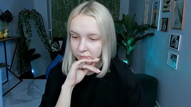 MaoqiBeverly online show from 04/14/26, 05:02