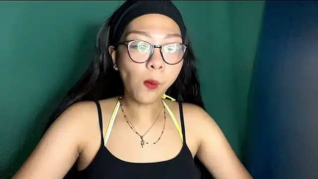 Snapshot of TerisaYellow chatting on 02/19/26, 02:13 TerisaYellow online show from 02/19/26, 02:13